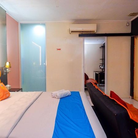 Sans Hotel International Surabaya Gubeng Εξωτερικό φωτογραφία