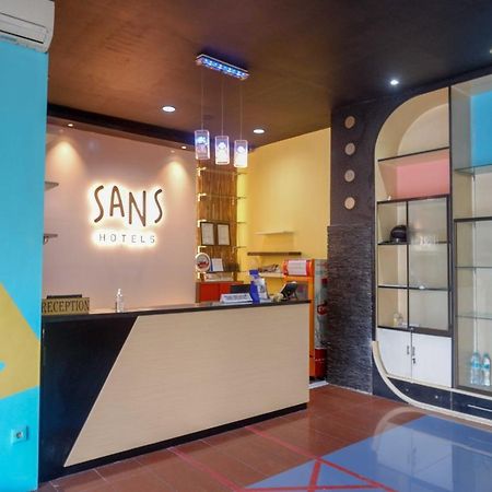 Sans Hotel International Surabaya Gubeng Εξωτερικό φωτογραφία