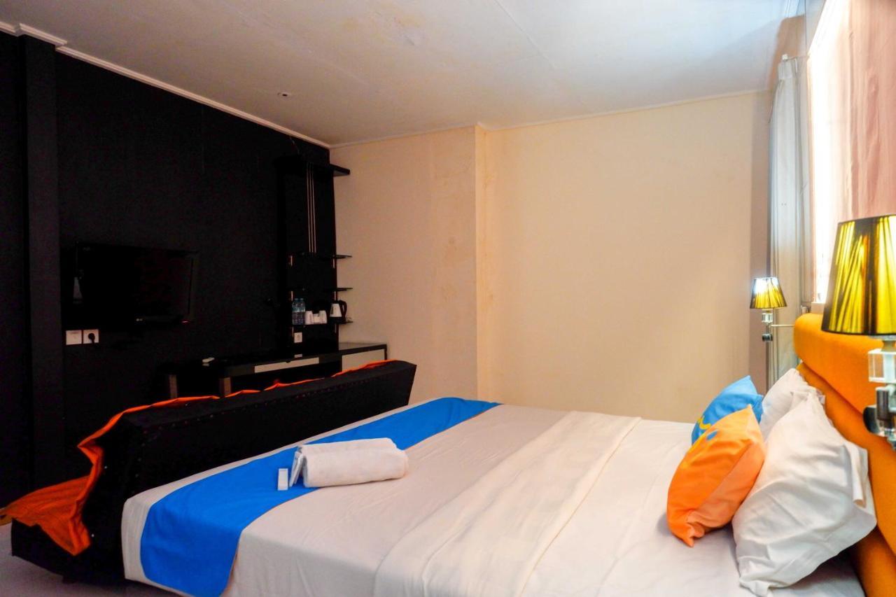 Sans Hotel International Surabaya Gubeng Εξωτερικό φωτογραφία