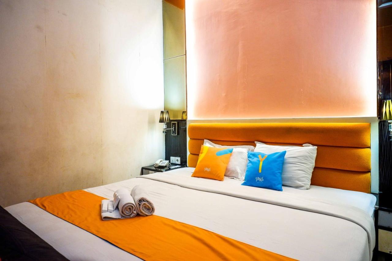 Sans Hotel International Surabaya Gubeng Εξωτερικό φωτογραφία