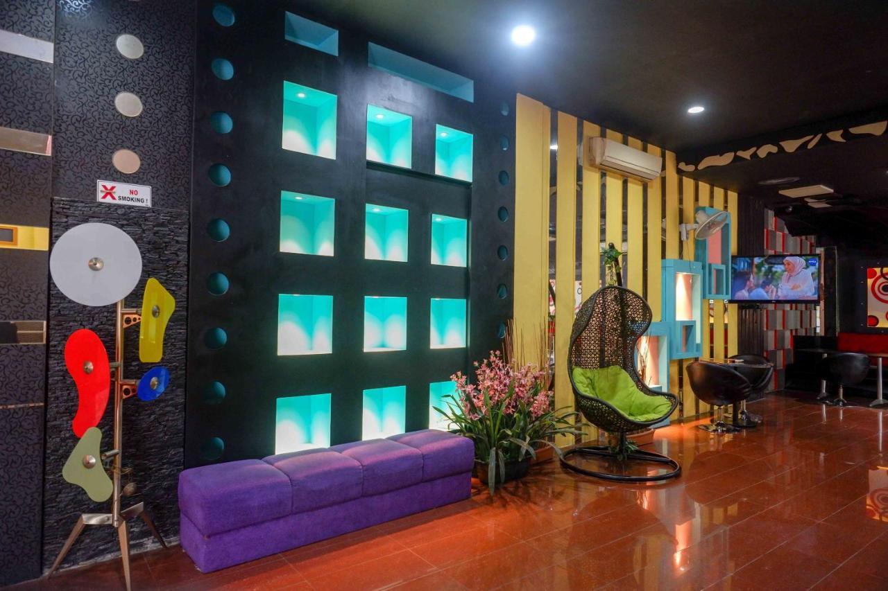 Sans Hotel International Surabaya Gubeng Εξωτερικό φωτογραφία
