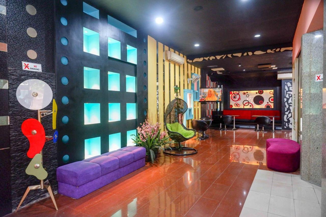 Sans Hotel International Surabaya Gubeng Εξωτερικό φωτογραφία