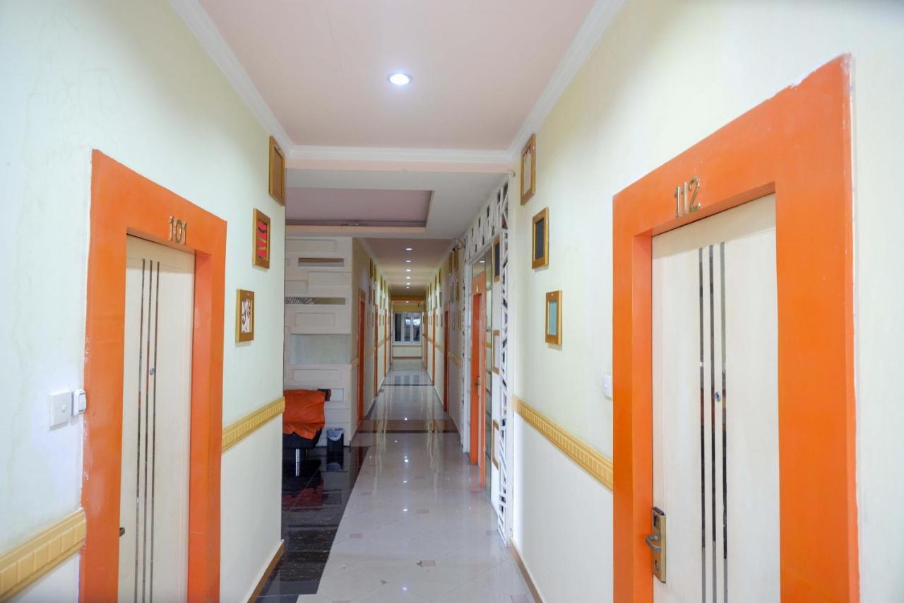 Sans Hotel International Surabaya Gubeng Εξωτερικό φωτογραφία
