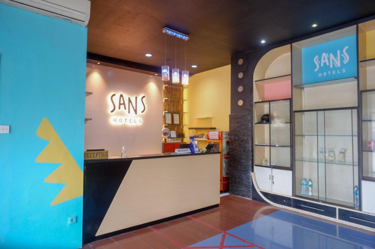 Sans Hotel International Surabaya Gubeng Εξωτερικό φωτογραφία