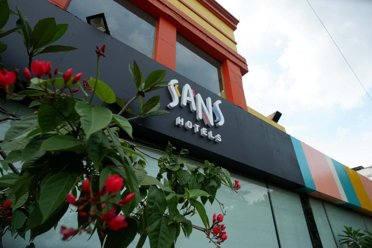 Sans Hotel International Surabaya Gubeng Εξωτερικό φωτογραφία