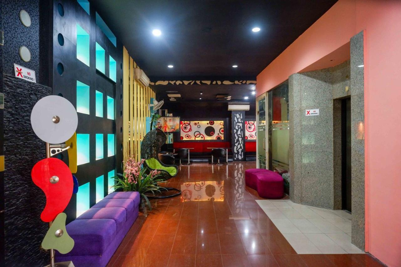 Sans Hotel International Surabaya Gubeng Εξωτερικό φωτογραφία