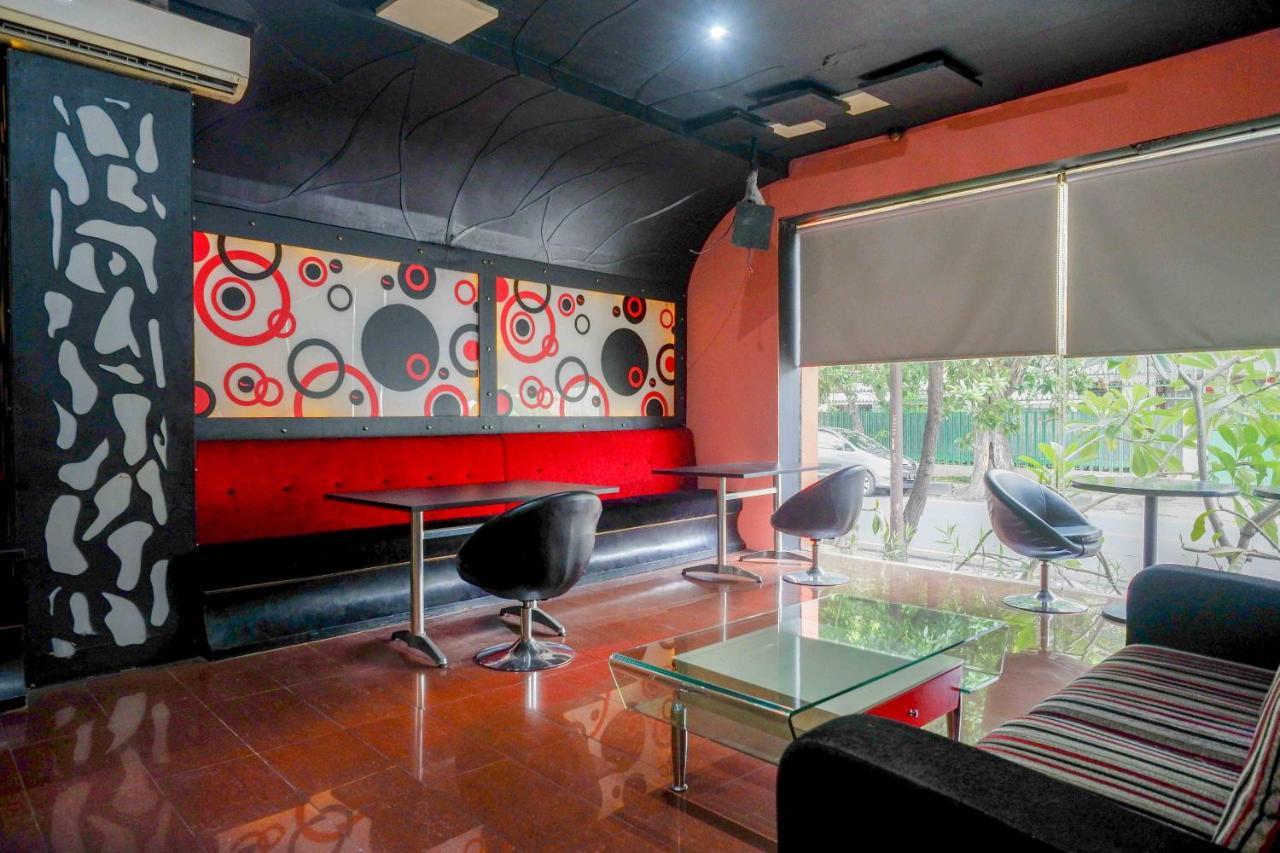 Sans Hotel International Surabaya Gubeng Εξωτερικό φωτογραφία